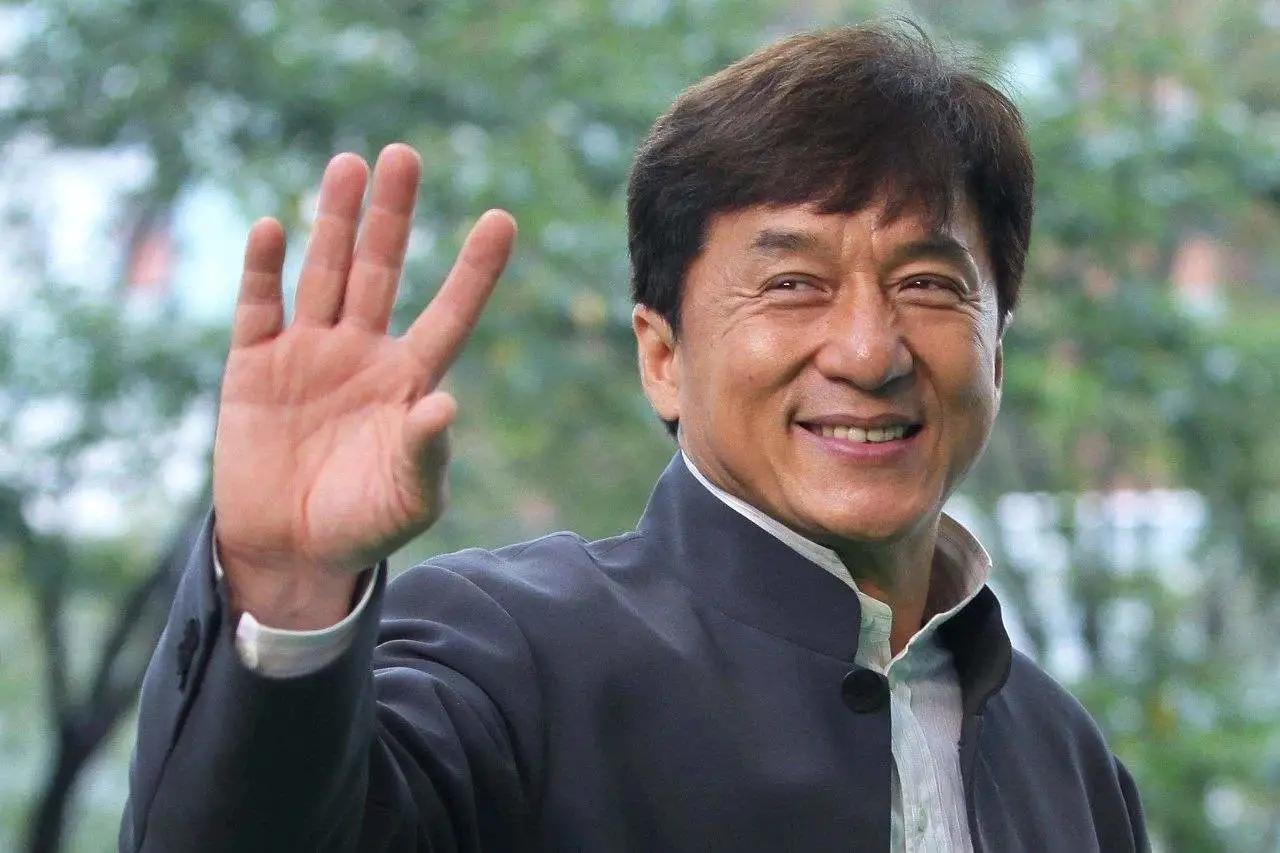 莱昂纳多最新照片，自然之旅探寻内心平和之地