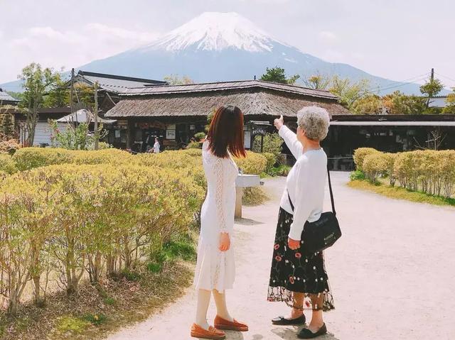 最新母女装，自然美景探索之旅的魅力穿搭