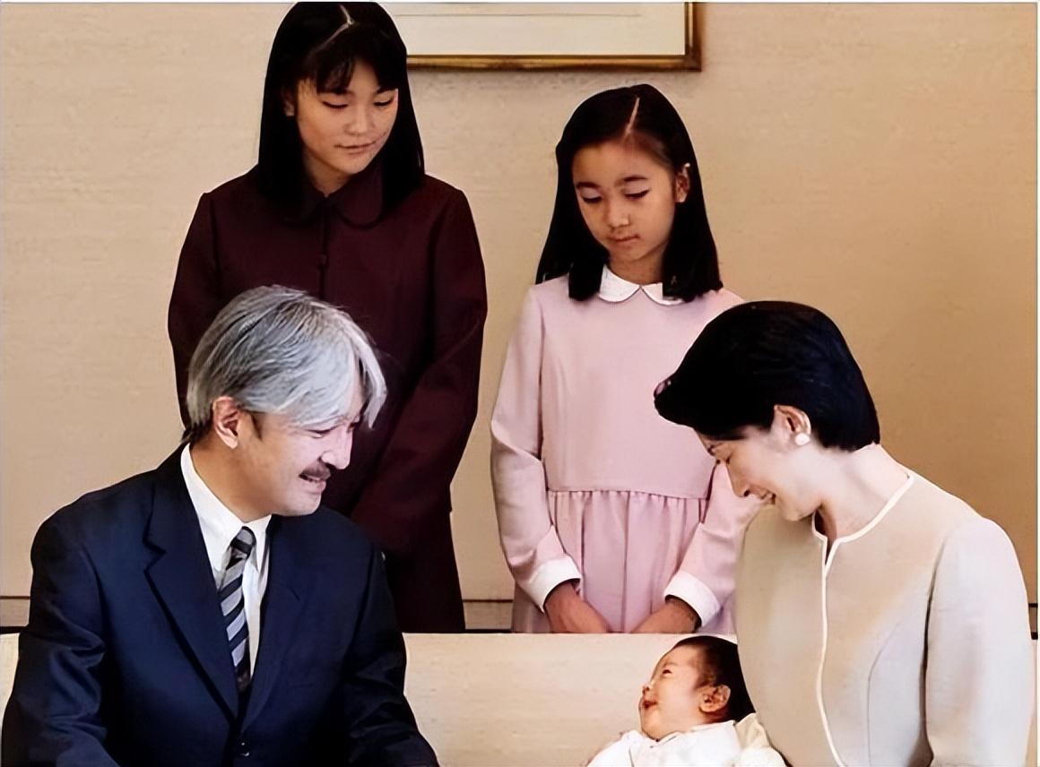 爱子公主梦幻新照曝光，优雅绽放的公主魅力✨