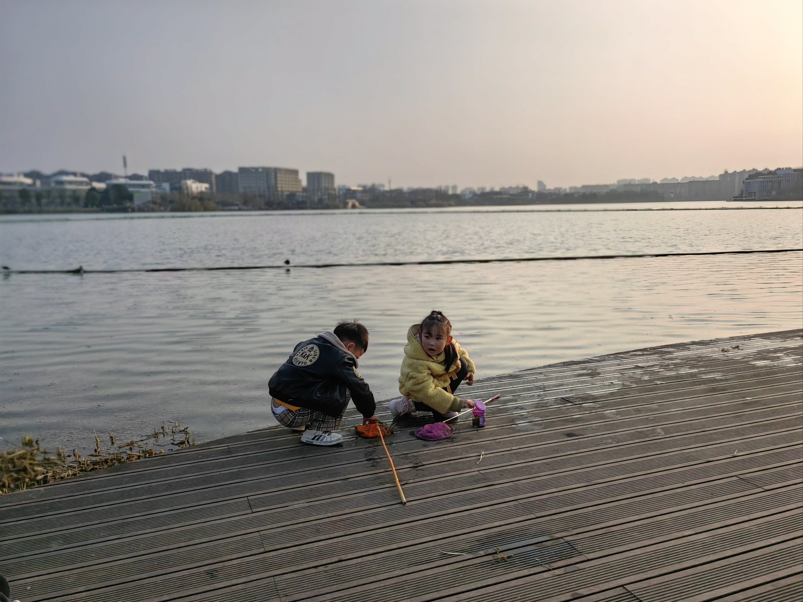 湖边疫情下的温馨日常