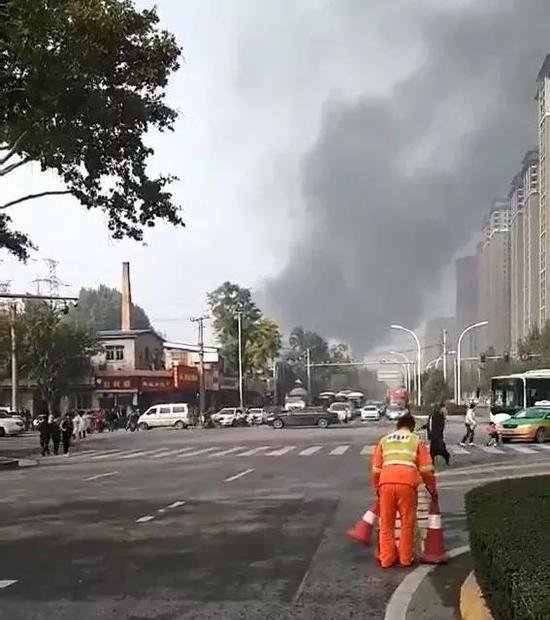 西安大火，火焰中的温情故事与奇遇