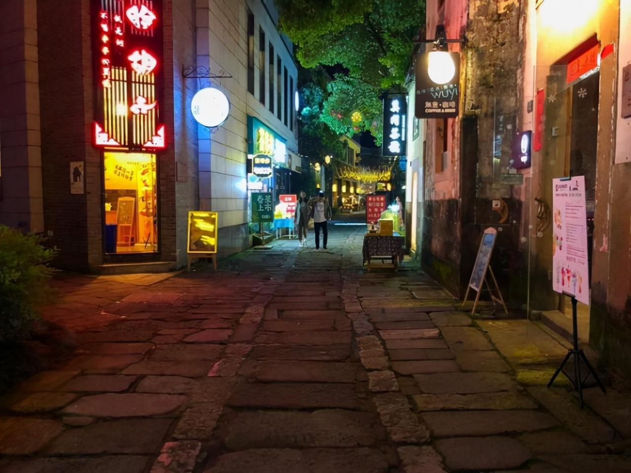 张川最新，小巷深处的独特风味美食