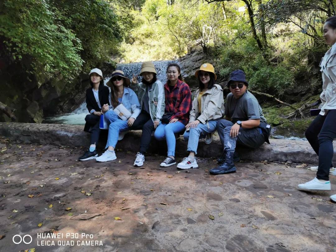 谢正义最新动态，拥抱自然，踏寻内心宁静之旅