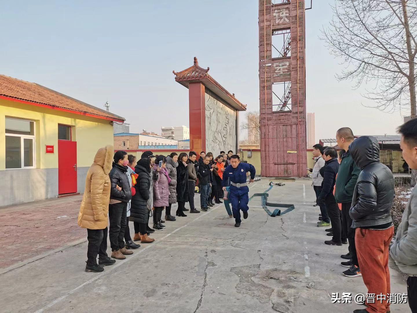 女演员寿阳的温馨日常风采