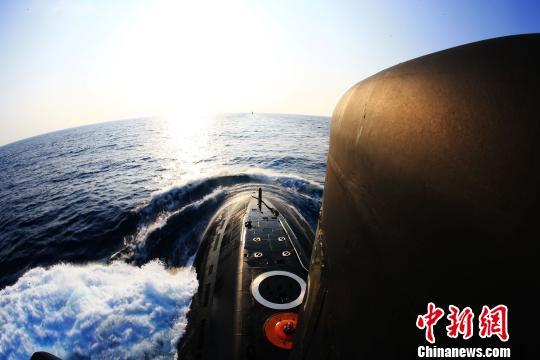 中国新型常规潜艇，破浪前行的自信与辉煌成就