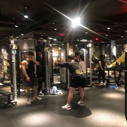 威尔士健身成功上市A股，小巷中的健身巨擘，探索未知的健身魅力