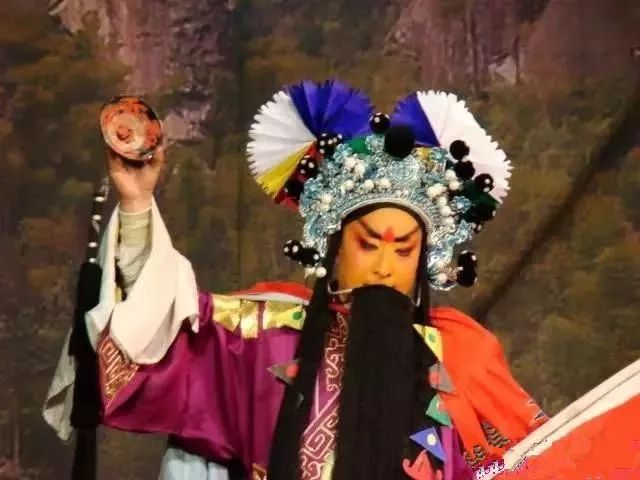 秦腔丑角演员探秘小巷宝藏