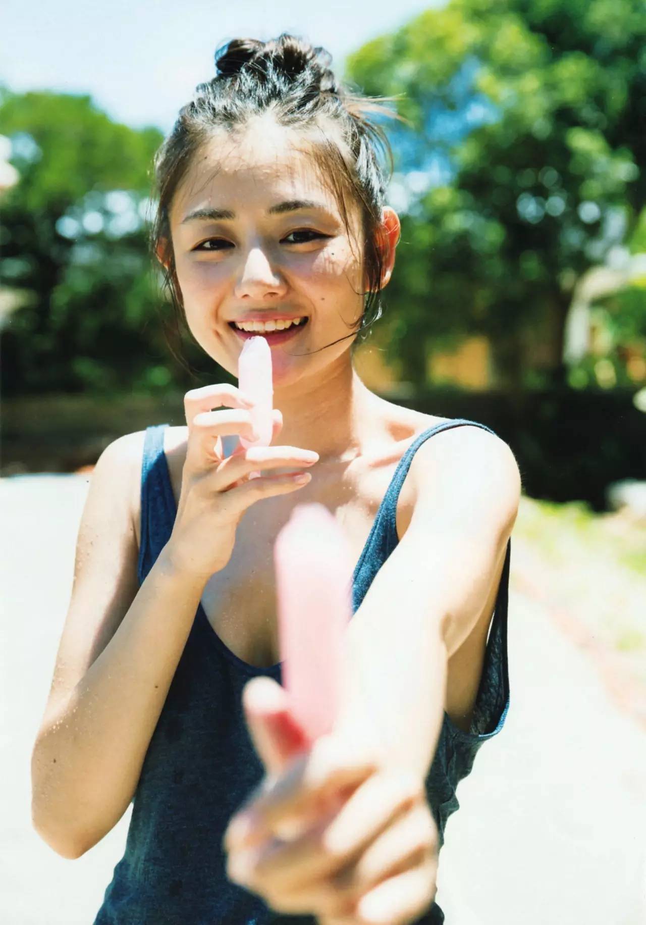 片山萌美最新写真，时尚魅力的绽放与演绎之旅