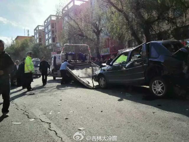 隆化新闻揭秘，车祸背后的角落意外与小巷特色小店故事