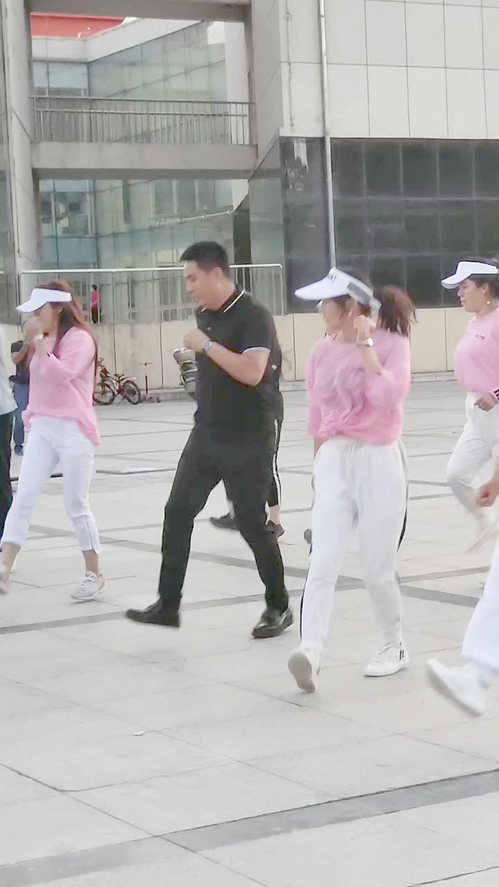 最新快乐舞步，跃动快乐节奏