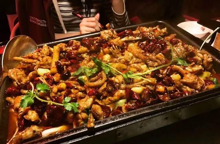 萌豆网新发现，小巷特色小店揭秘，活力四溢的隐藏宝藏！
